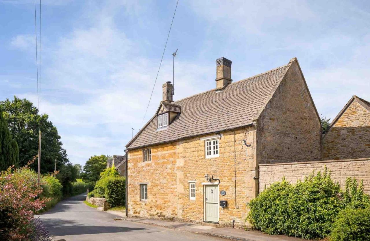 Court Hayes Villa Cheltenham Exterior photo