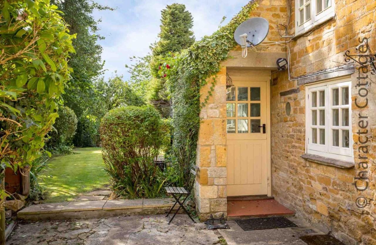 Court Hayes Villa Cheltenham Exterior photo