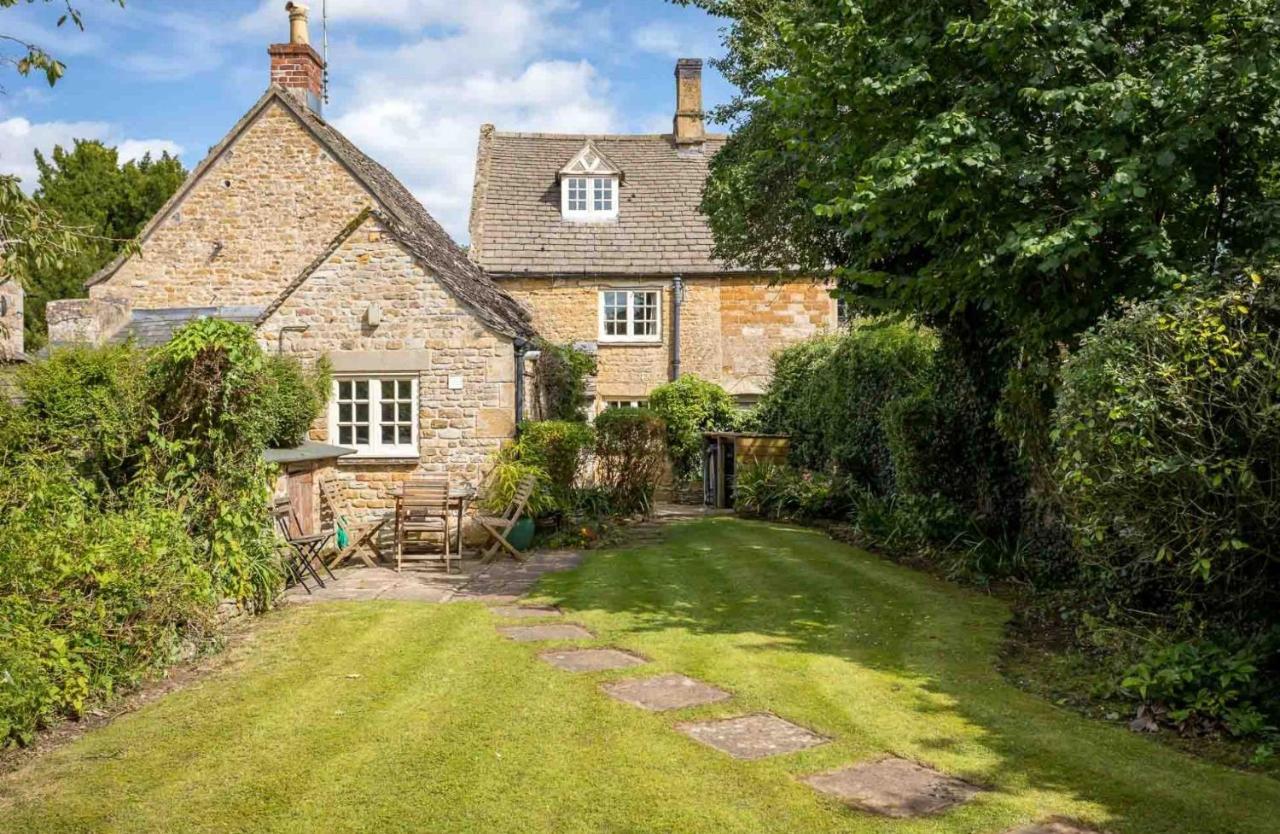 Court Hayes Villa Cheltenham Exterior photo
